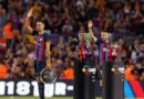 Sergio Busquets y Jordi Alba fueron homenajeados en el Camp Nou por el Barcelona en su despedida