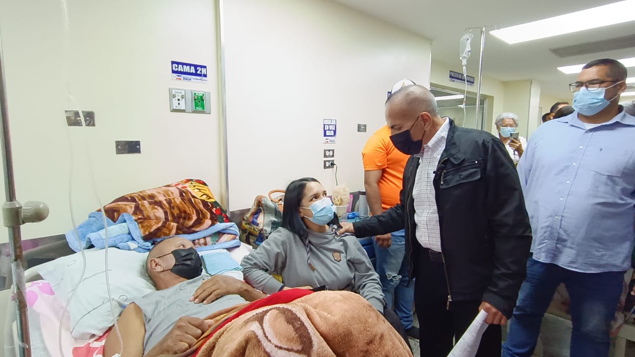Gobernador Rosales realizó inspección sorpresa al Hospital de Cabimas para constatar su funcionamiento