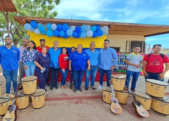 Fundagraez continúa la entrega de instrumentos en municipios del Zulia