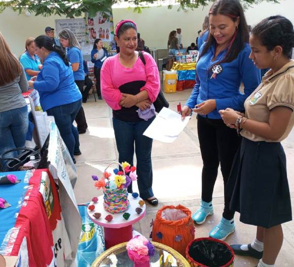 Realizan experiencias significativas de las escuelas Estatales en la Biblioteca Pública «María Calcaño»