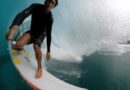 Falleció desangrado el surfista Mikala Jones tras cortarse la arteria femoral