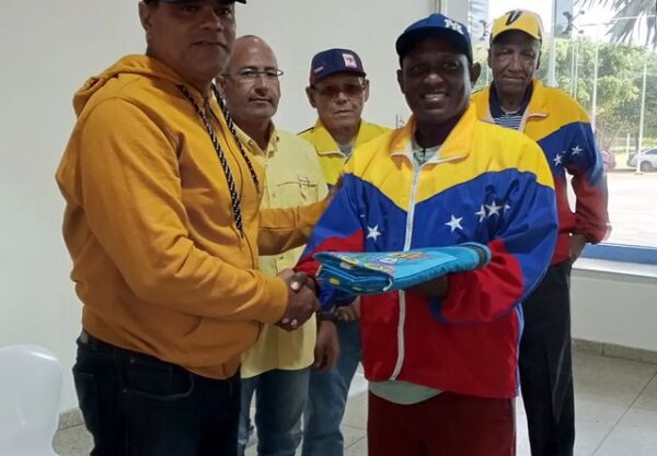 Secretario de Deportes abanderó a la delegación de Zulia que participará en los Nacionales Glorias Deportivas 2023