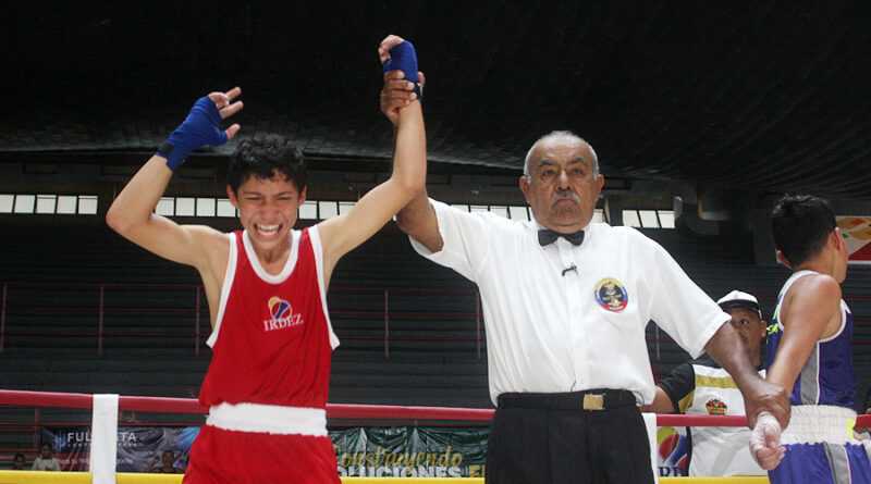 Moisés García se llevó la medalla de oro para el Zulia en la final del Nacional Infantil de Boxeo