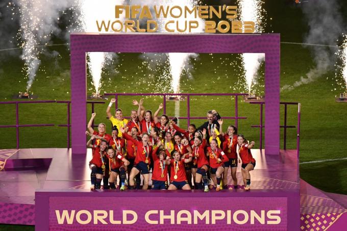 España alza su primera Copa Mundial Femenina al derrotar 1-0 a Inglaterra
