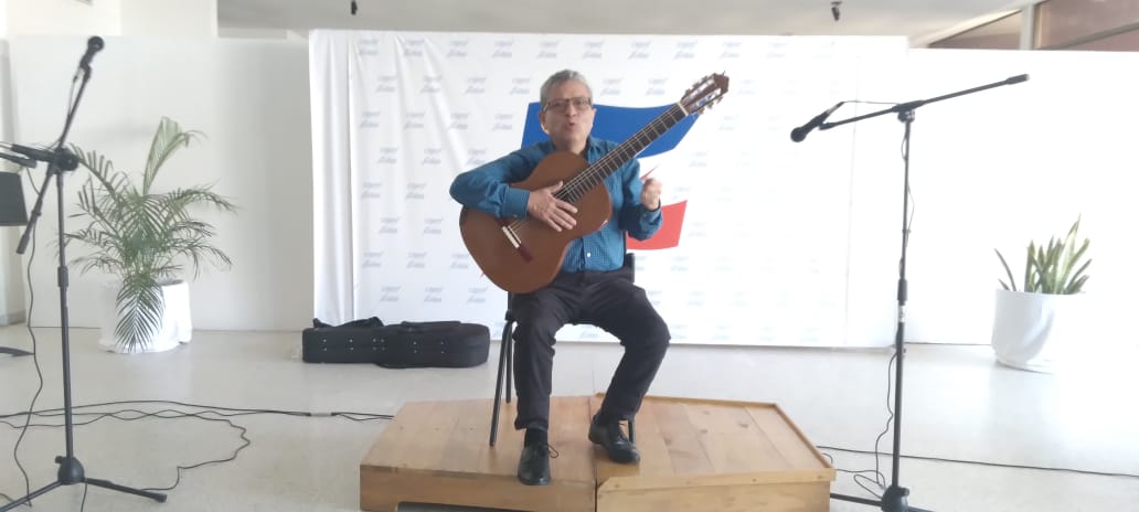 Maestro Luis Quintero  homenajeó a Alirio Díaz y Rodrigo Riera con Concierto de Guitarra