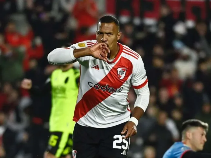 Gol de Salomón Rondón le dio el triunfo a River frente a Atlético Tucumán