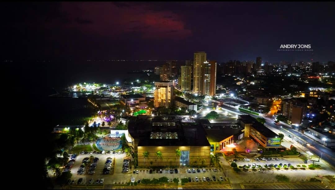 Vista de avenida El Milagro, Maracaibo