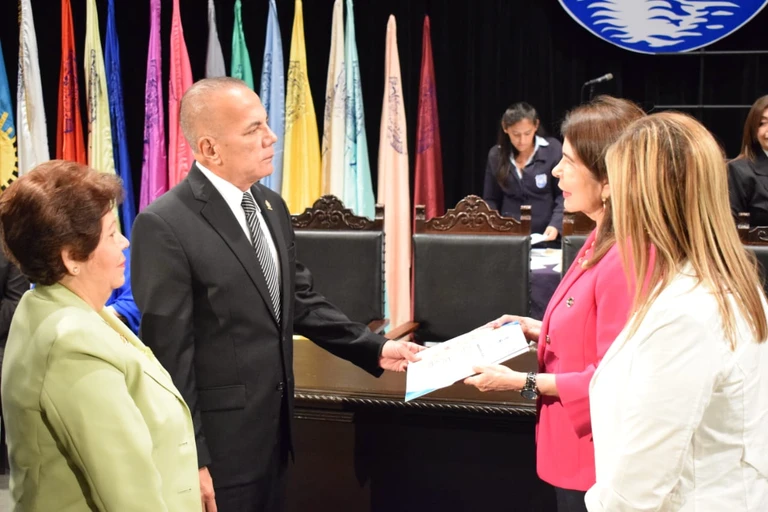 Rosales: «La Universidad del Zulia también florece como nuestra región»