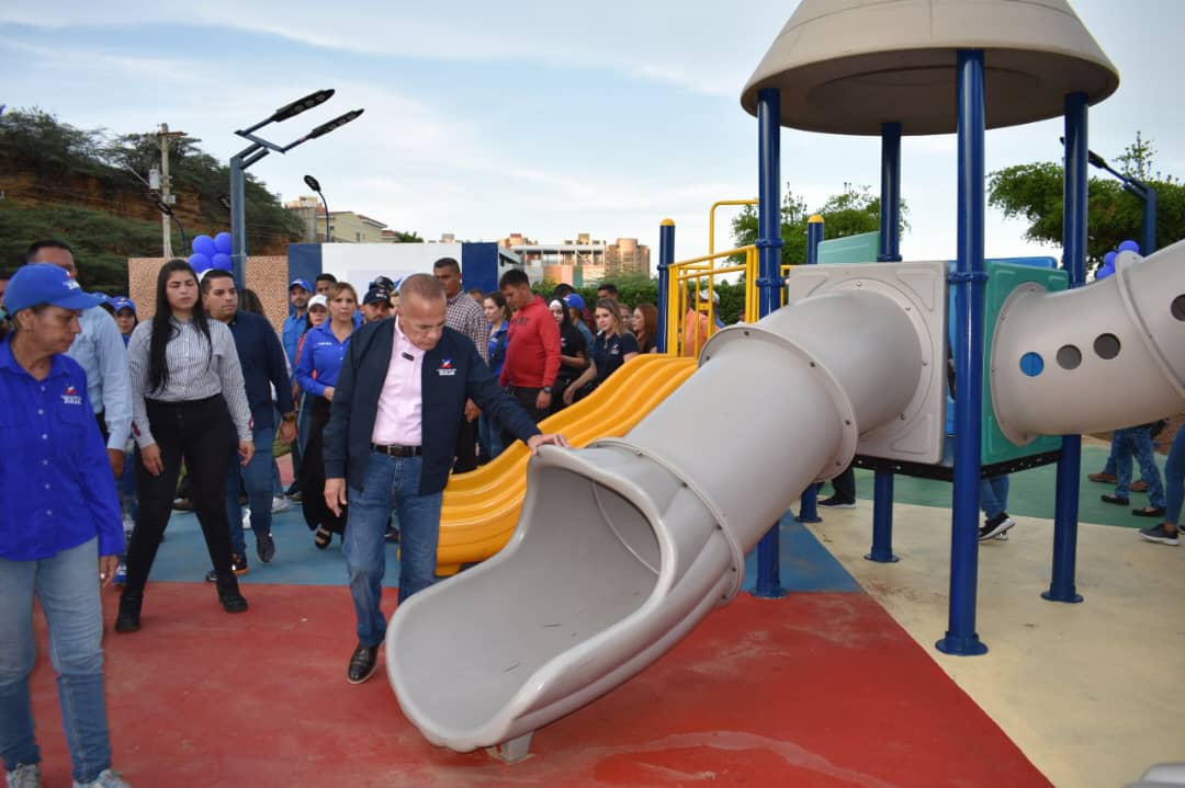 Gobernador Rosales inauguró Parque Infantil y otras áreas de la Vereda Il