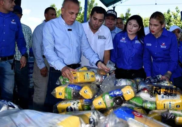 En gira por la Villa del Rosario Rosales reveló avances en atención médica, programas sociales e inicio y ejecución de obras