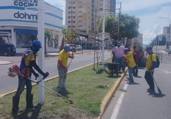 Gobernación realiza operativo especial de ornato por encendido en Bella Vista