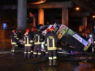 Unos 21 muertos en Italia en un accidente de autobús cerca de Venecia