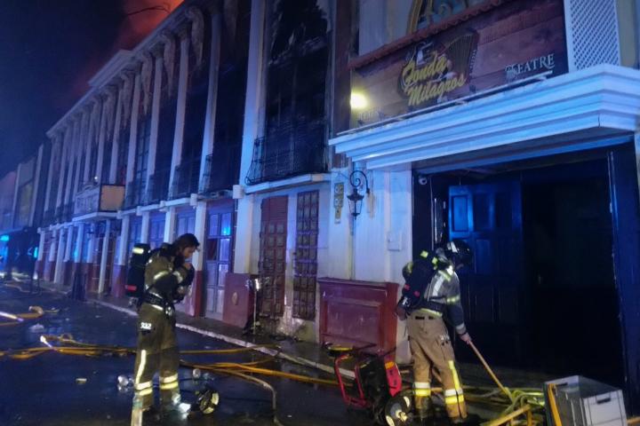Unos 13 muertos en el incendio de una discoteca de Murcia