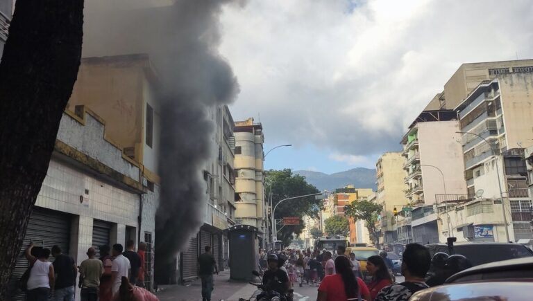 Se incendió edificio de Caracas