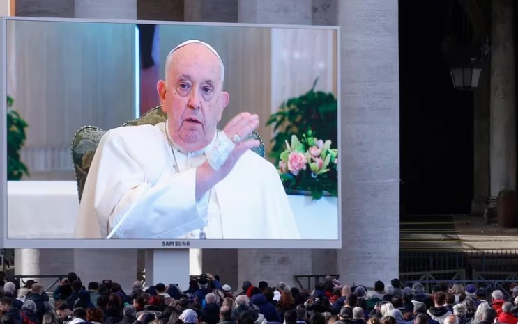 El papa Francisco reveló que tiene una “inflamación pulmonar”