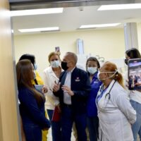 Rosales inauguró trabajos de modernización de la Avenida 32 e inspeccionó obras en el Hospital General de Cabimas