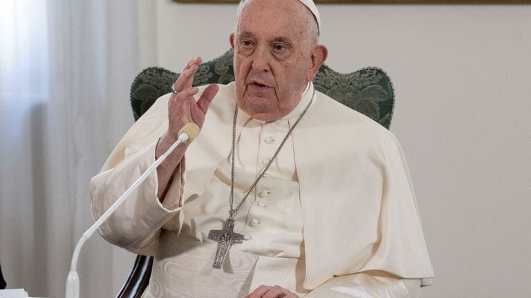 El papa Francisco “está mejorando” de su bronquitis, aunque no leyó el esperado Ángelus desde la Plaza de San Pedro