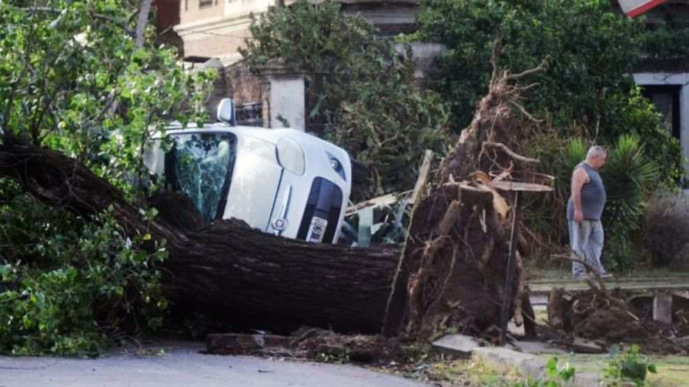 Al menos 13 muertos y múltiples heridos deja fuerte tormenta en Argentina