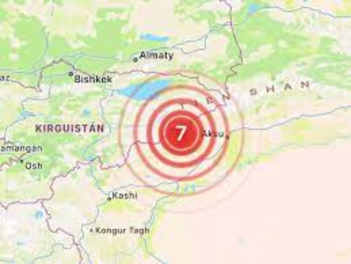 Un fuerte sismo de magnitud 7 sacudió la frontera entre China y Kirguistán