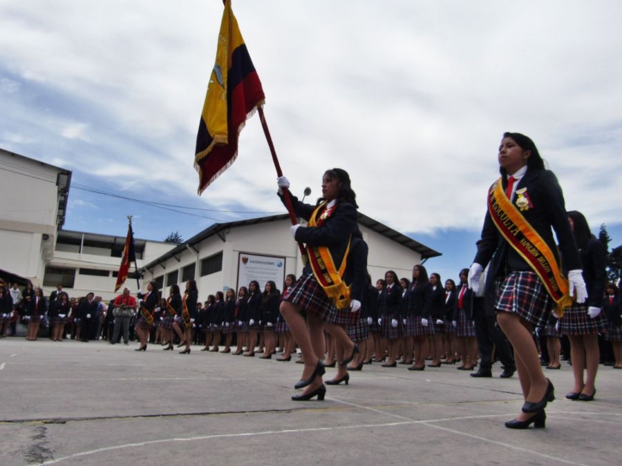 Ministerio de Educación de Ecuador suspende las clases presenciales hasta el 12 de enero