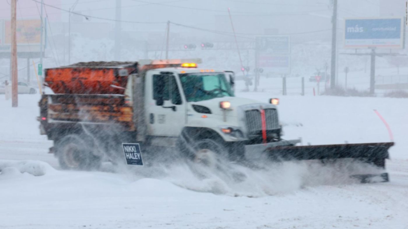 Al menos tres muertos y amplias afectaciones dejó tormenta invernal en EE.UU.