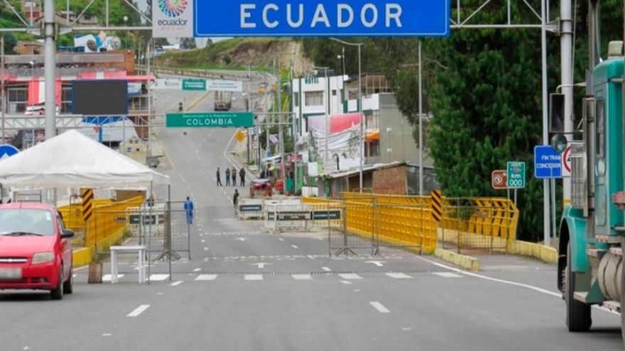 Colombia despliega 180 militares en la frontera con Ecuador