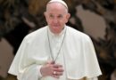 El papa suspende el discurso y dice que aún tiene «un poco de bronquitis»
