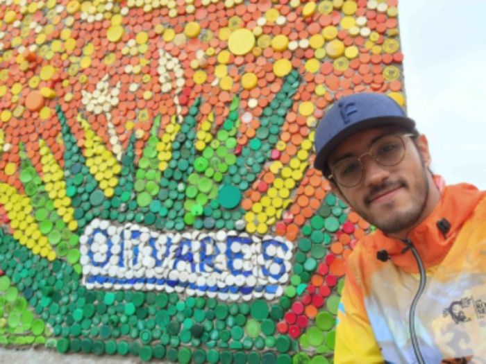 El artista venezolano Óscar Olivares realizará un mural de tapas en Panamá