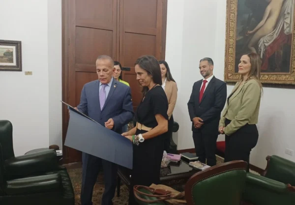 Gobernador Rosales sostuvo encuentro con Cónsul General de Portugal para el occidente de Venezuela