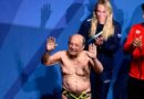 Tiene 100 años, es clavadista y va a participar del próximo Mundial de Natación en Doha