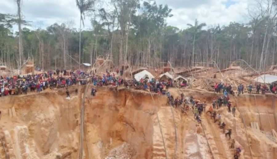 Siguen los trabajos de rescate por parte de los mineros tras derrumbe en Ciudad Bolívar