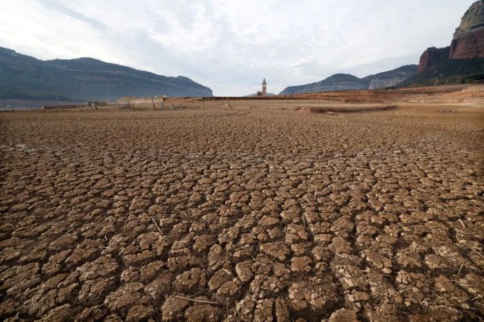 Cataluña declara la emergencia por sequía: estas son las restricciones que afectarán a casi seis millones de personas