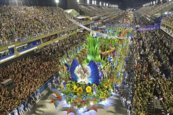 ¿Qué día se celebra el carnaval de Río de Janeiro?