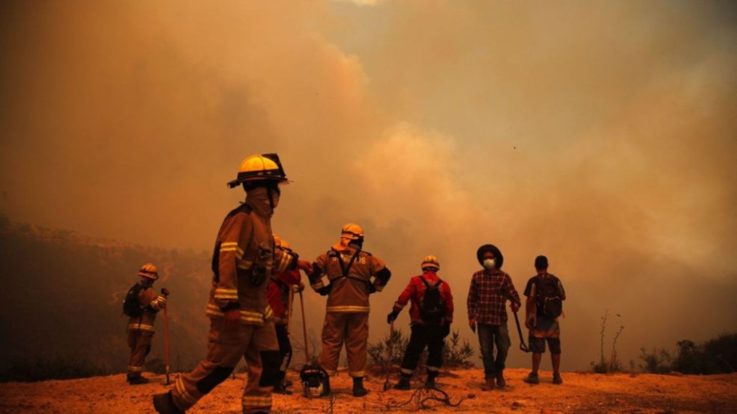 Aumentan a 112 la cifra de muertos por incendios en Chile
