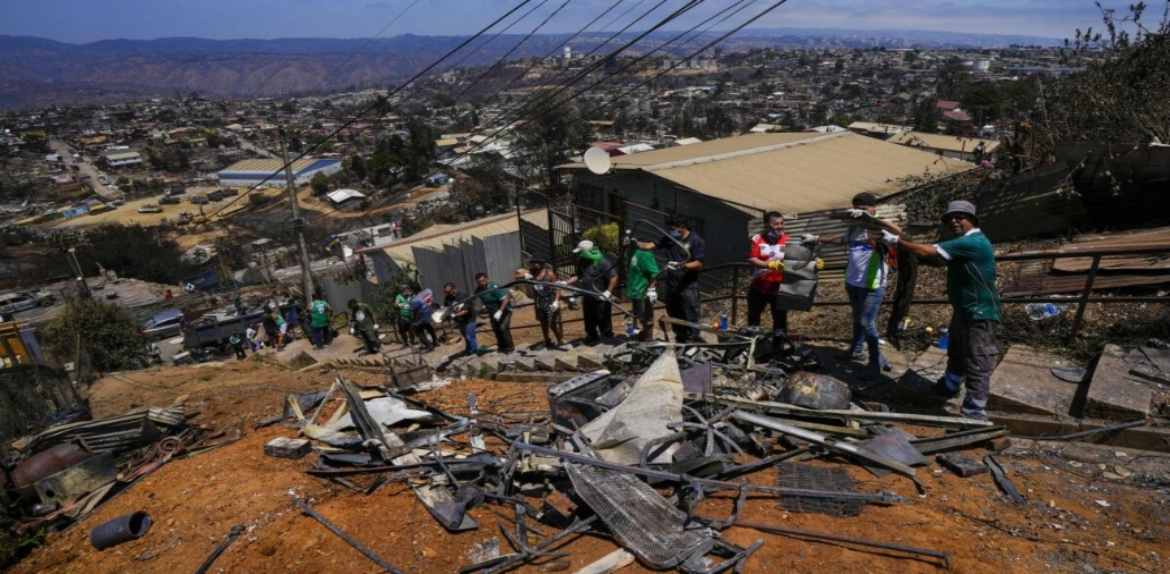 Asciende a 133 el número de muertos por los incendios en Chile