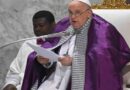 El papa Francisco sigue resfriado pero celebra la audiencia general en la plaza San Pedro