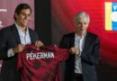 Pékerman gana demanda a la FVF y la FIFA ordena pagarle 2.8 millones de dólares al DT argentino