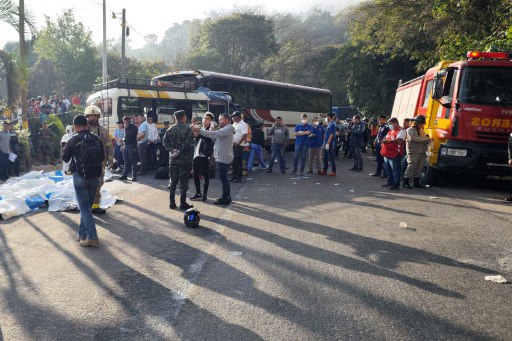 Al menos 17 muertos al chocar dos autobuses en el oeste Honduras