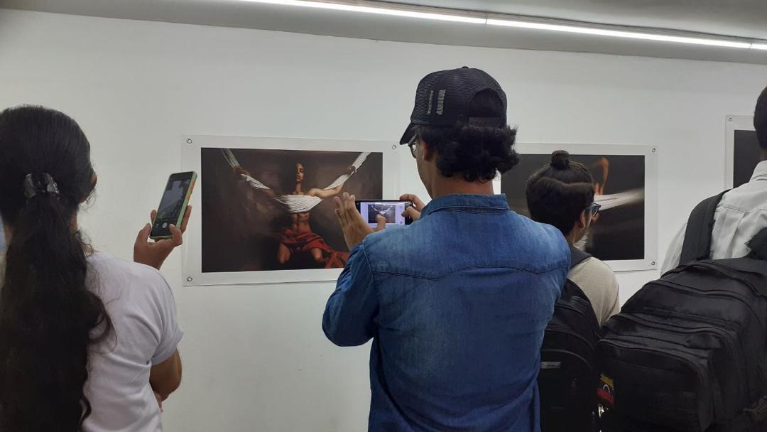 Escuela “Julio Vengoechea” inaugura exposición fotográfica “Omitiendo el Ser” en el Centro de Arte «Lía Bermúdez»
