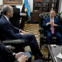 Gobernador Rosales sostuvo encuentro con Embajador y Cónsules de Suiza en Venezuela