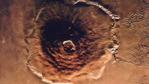Descubren un volcán gigante en el ecuador de Marte