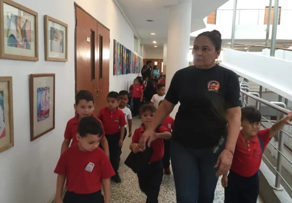 Niños del CEI “Ada Urdaneta” realizaron visita guiada en la Secretaría de Cultura