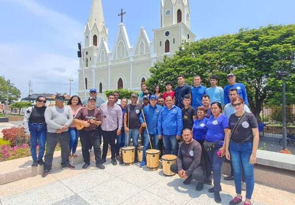 Gobernación del Zulia dota de instrumentos gaiteros a la subregión Guajira