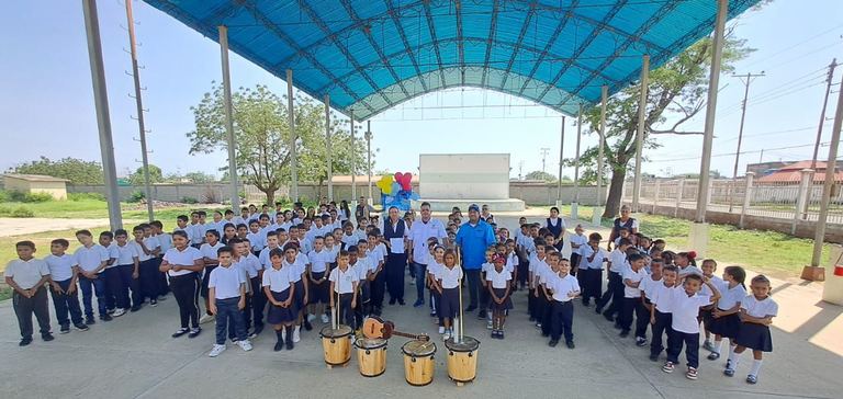 La Gobernación del Zulia dota de instrumentos a la Costa Oriental del Lago