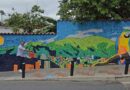 Oscar Olivares inaugura mural realizado con empaques de Nestlé en El Hatillo