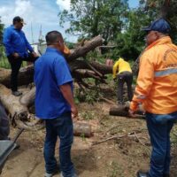 Protección Civil llega al municipio Simón Bolívar para brindar asistencia a la comunidad tras fuertes lluvias