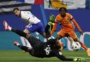 Francia y Holanda empatan a cero con Mbappé viendo el juego desde la banca