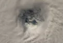 El huracán Beryl azota con fuerza la costa sur de Jamaica