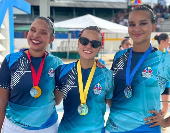 Natación artística zuliana brilló en evento nacional