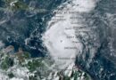 El huracán Beryl sigue su paso por El Caribe